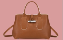 حقيبة Longchamp Tote في الإمارات: حيث يلتقي الفن بالوظيفة