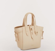 تجربتي مع حقائب furla kuwait في حياة الموظف اليومية